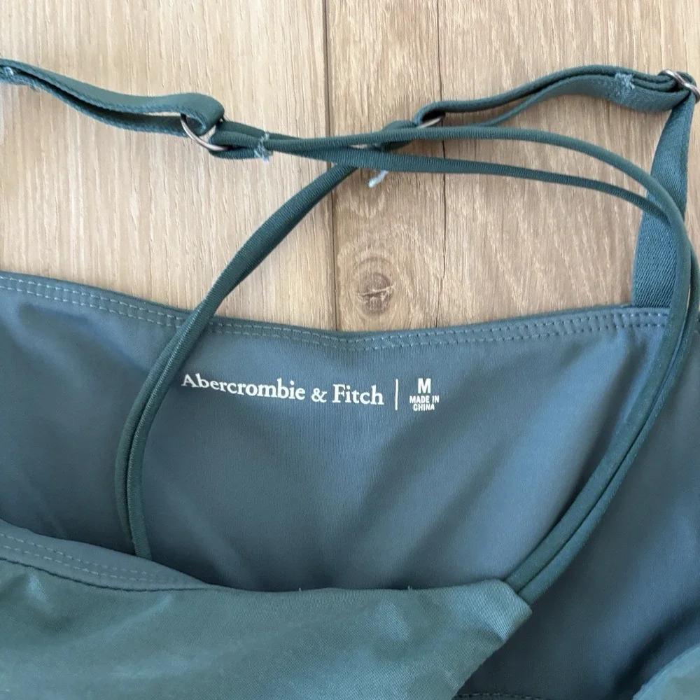 Abercrombie & Fitch The Traveller Mini Active Dress in Green Size Medium